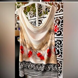 Sleeveless crowl neck top with gold chains size L